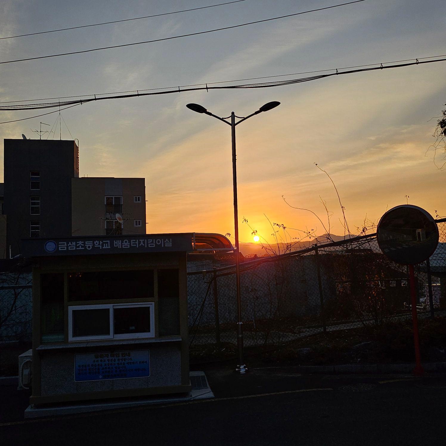 images/feeds/45d37fb1a19d4fad968b611ed32dd3b3