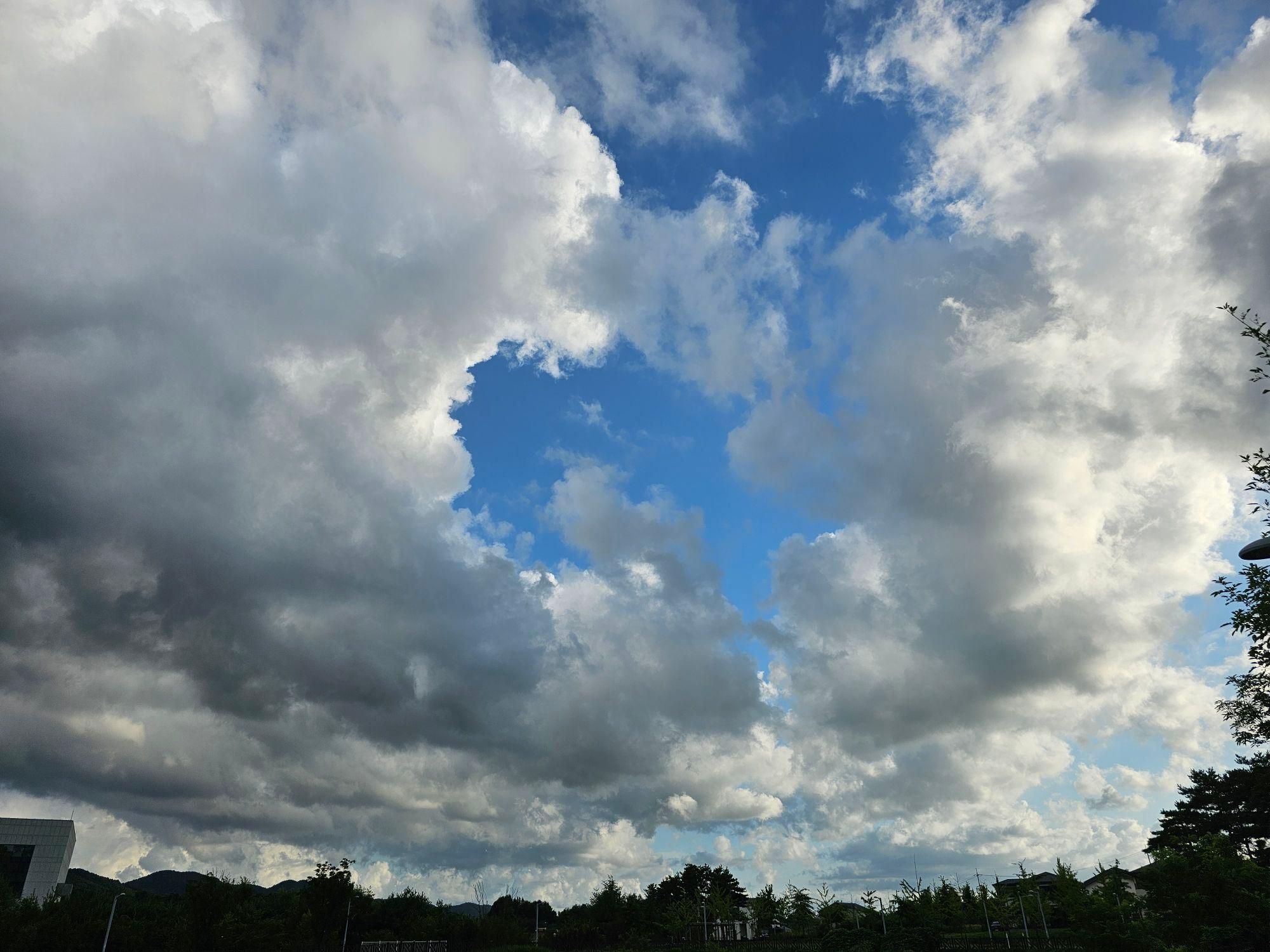images/feeds/f2939c2a81bf47608478fe5f03a663b9